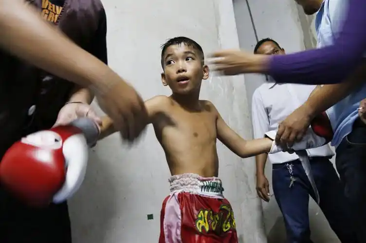 揭秘泰拳儿童的残酷童年