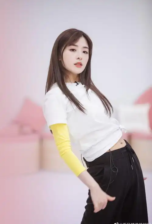 张含韵《乘风破浪的姐姐》第二期剧照图片