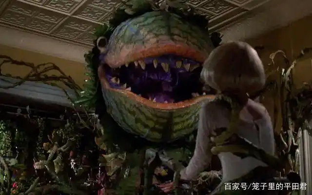 尤其是一些影视作品和恐怖小说,他们塑造了一种食人花经常"吃人"的