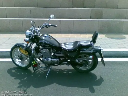 我的钱江250-3双缸太子摩托车