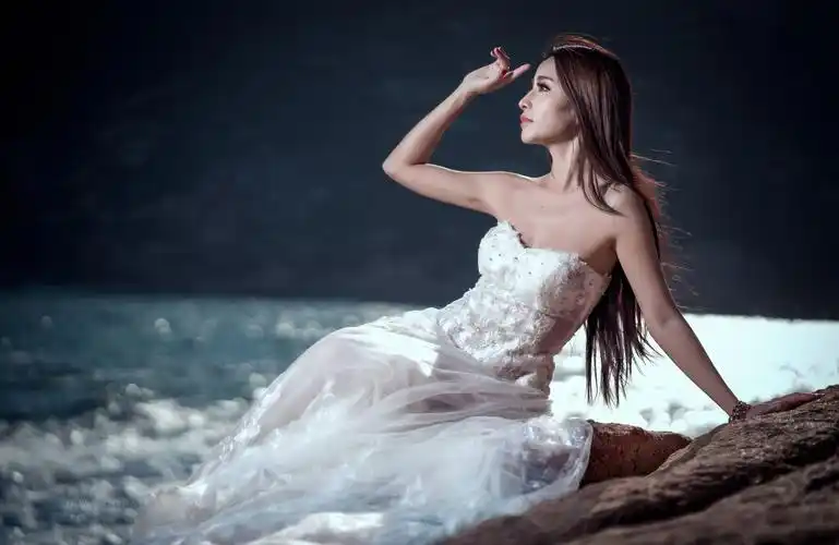 白色婚纱新娘4k美女壁纸