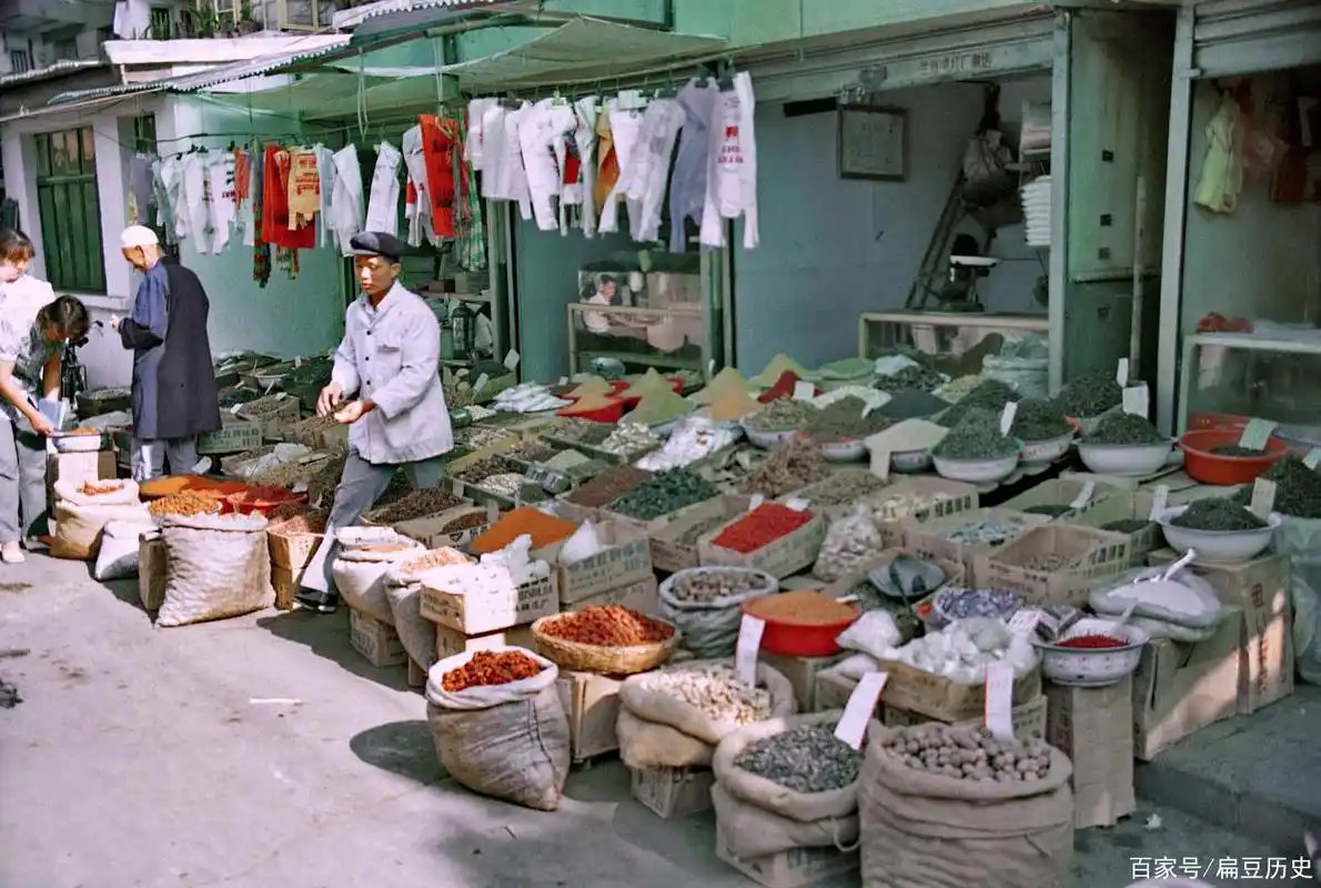 1990年的兰州,罕见街拍老照片,兰州人的90年代生活记忆