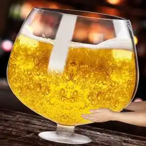 喝啤酒的大杯子超大