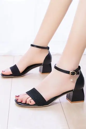 夏季女凉鞋百搭