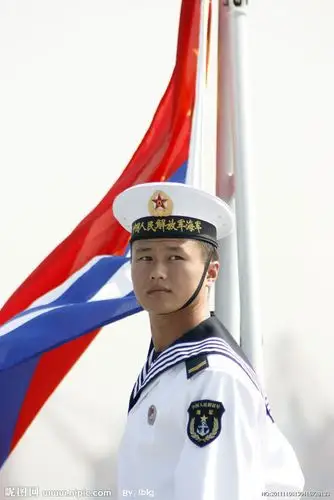 白衣服白帽是海军