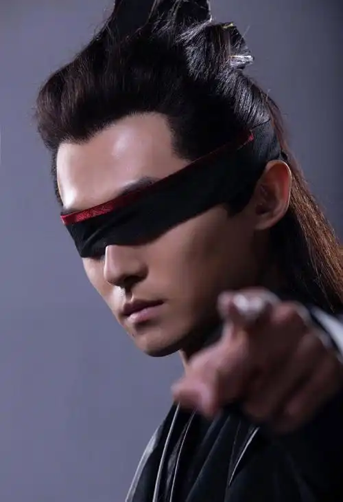 《庆余年》五竹叔佟梦实,摘下眼罩眼神里都是戏,剧里剧外反差大