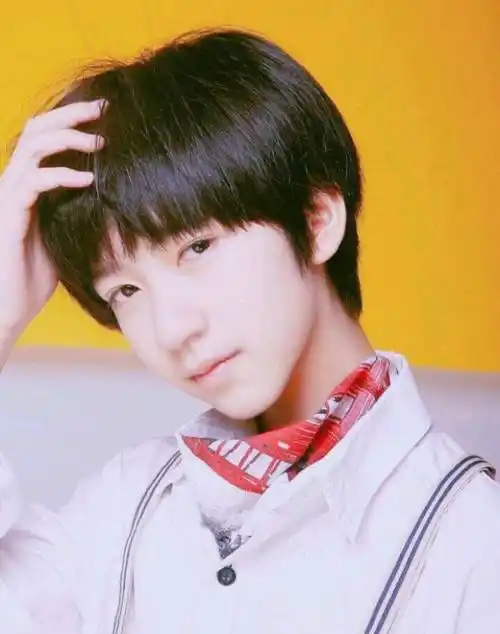 帮妈妈追星马天宇,之后两人还演了戏,贺峻霖太幸运了吧_小时候_小朋友