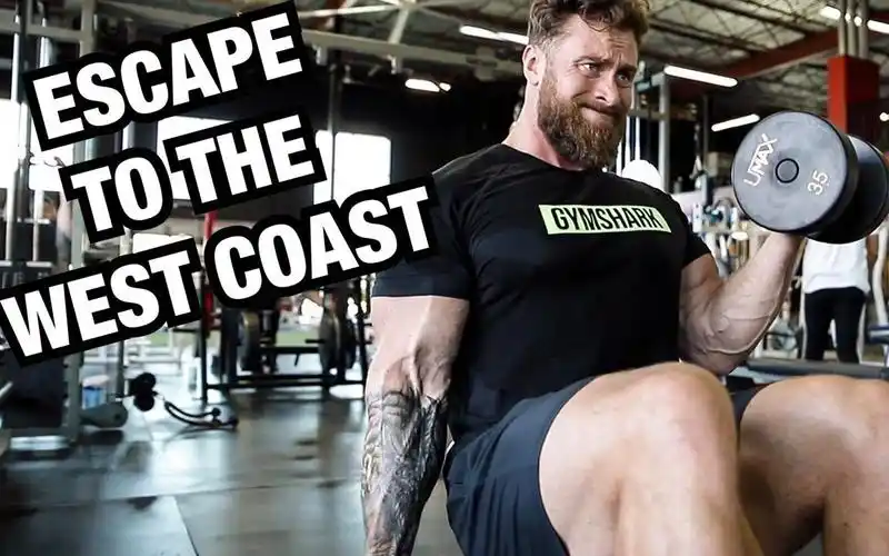 chris bumstead - 与我的宝贝团聚&手臂与肩部训练