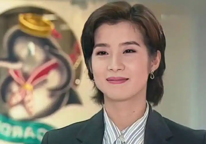 "岳翎,靠惨角一夜爆红,当红时消失,7年后重回巅峰_琼瑶_谢祖武_父母