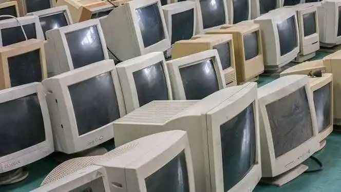 ai革命与上世纪90年代的计算机发展存在诸多耐人寻味的相似之处.