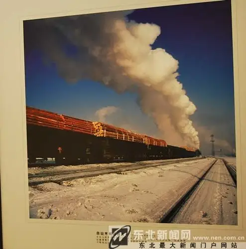 机车升级诉说铁路变化 邹毅铁路摄影作品展举行