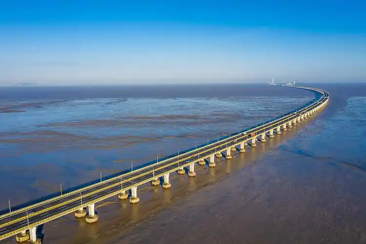 中国浙江杭州湾跨海大桥图片素材