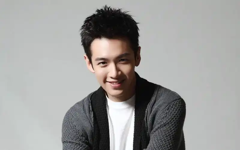 帅哥明星柯震东桌面壁纸图片 - 第3张