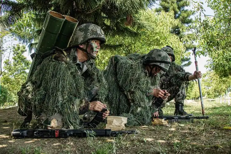 陆军第75集团军某旅开展实战化综合演练