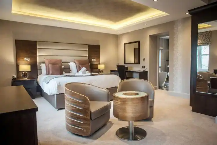 豪华卧室家居吊顶效果图片