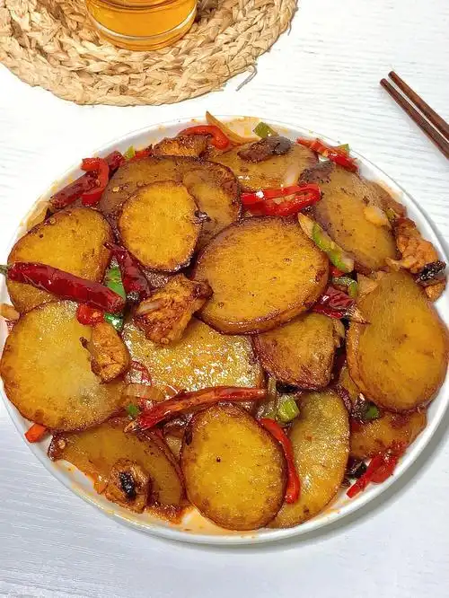 干锅土豆片06简直是土豆最下饭的做法了