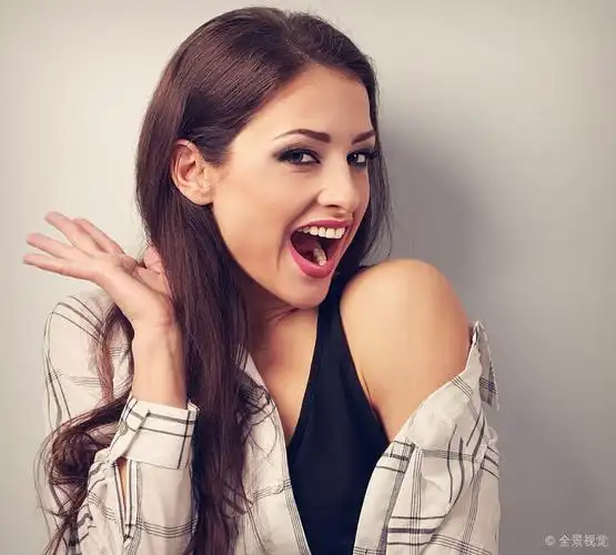 高兴_兴奋_美女_叫_张嘴_特写_头像_高清图片_全景视觉