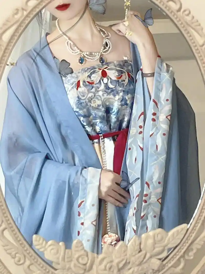 99白雪配色诃子裙."天青色等烟雨,而我在等你"#充能计划  - 抖音