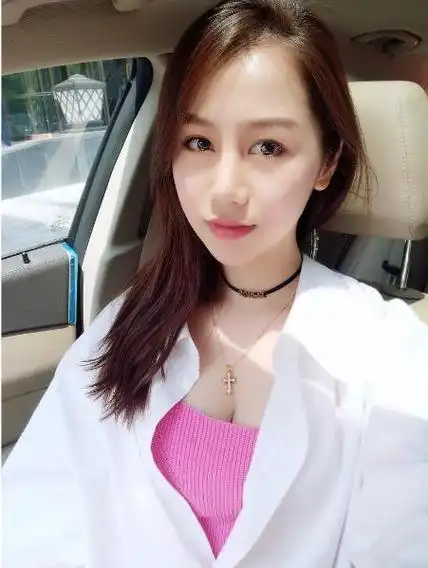 nba和cba双冠王球员,陷入无球可打的尴尬,闲着没事与娇妻秀恩爱