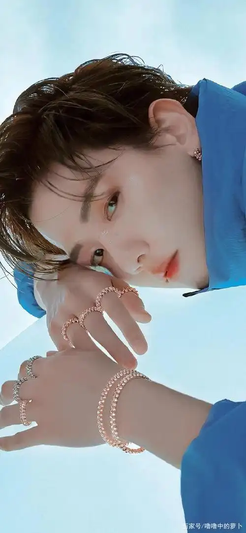 来一波边伯贤的绝美照片吧