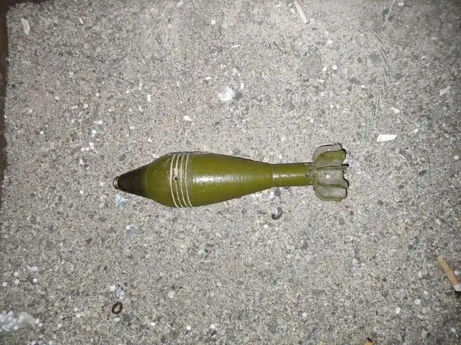 长40厘米的炮弹被小孩捡到渭南蒲城民警妥善处置