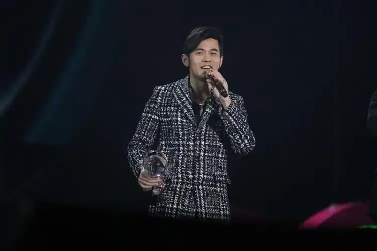 2014周杰伦第八届无线音乐盛典"咪咕汇"_高清图片大全-爱豆app