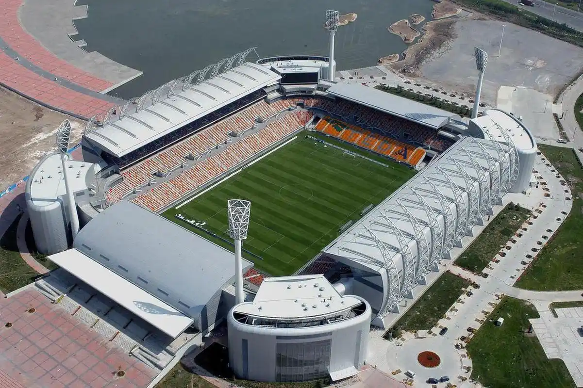 天津泰达足球场预计5月30日完成改造 根据此前媒体的消息,新赛季中超