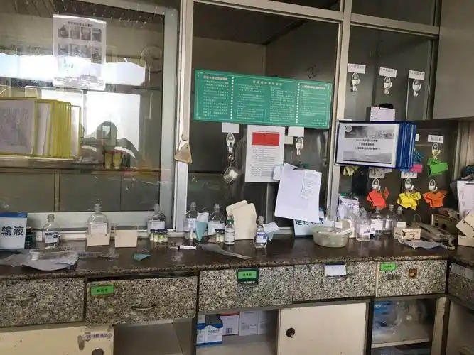 "眼花缭乱"的配药室,让她"众里寻药千百度".