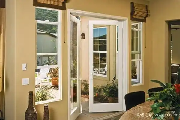 阳台门图片的推荐阳台门图片的赏析