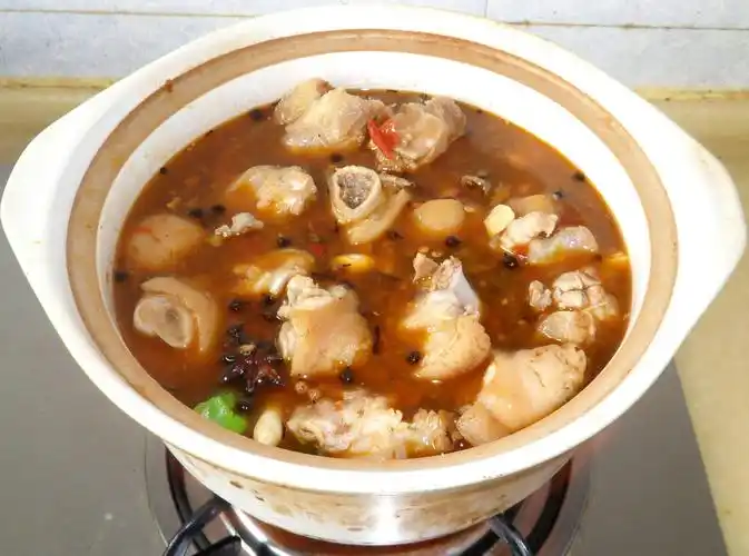 教你开胃爽口又能解馋的酸菜猪蹄营养美味超好吃太过瘾了