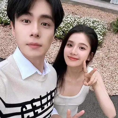 没想到31岁的胡一天,也走上了陈都灵的"老路"