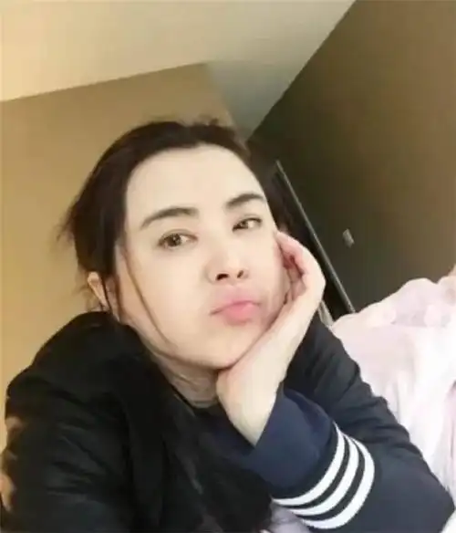 王祖贤现状近照55岁王祖贤现状如何素颜照