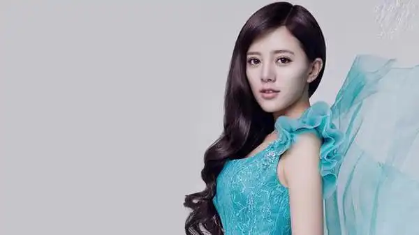 娱乐 滚动 > 网曝白敬亭女友系达瓦卓玛?二人被传已有订婚打算?