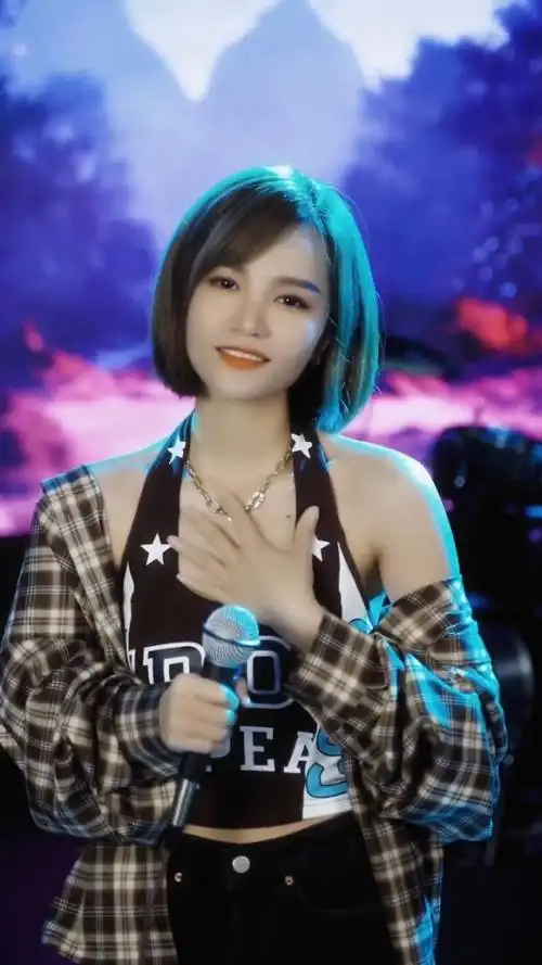 梦涵《飞花》曲词写得很美,演唱的歌手更美!