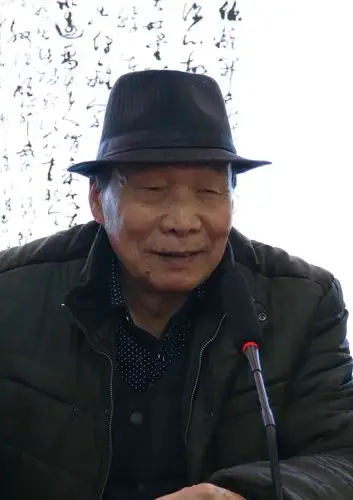 向雷锋战友崔志广赠送书法作品