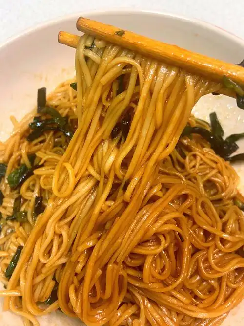 我妈做了半辈子的葱油拌面味道真绝了