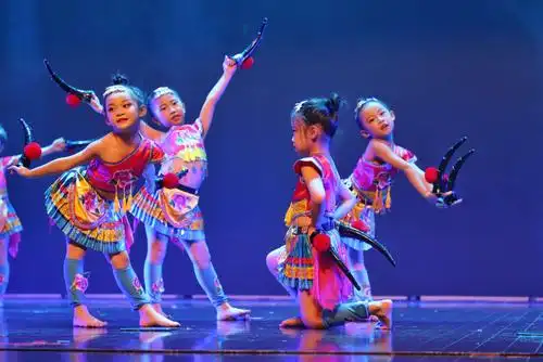 小小舞蹈家-少儿舞蹈美育大赛,旨在拓展少儿的艺术视野,为其量身打造