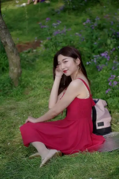 环境人像外拍----东湖樱花园里的佳丽们!