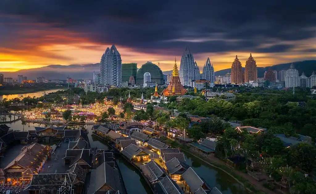 西双版纳游记从城市到雨林身体和灵魂总有一个在路上