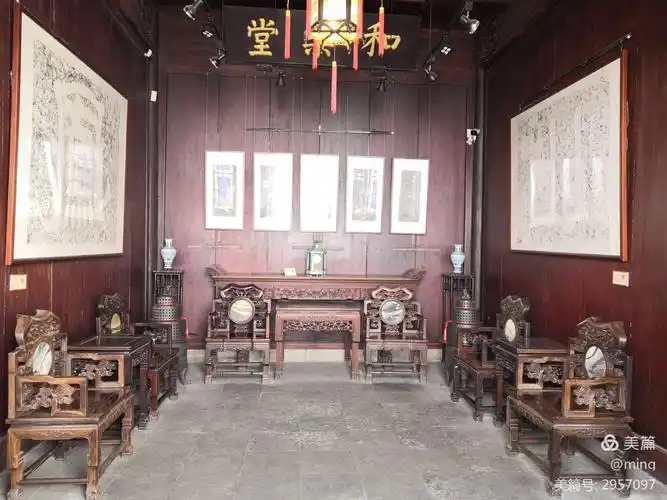 古宅内有芝园,十三楼等亭台楼阁,经浙江省林业厅及北京相关专家对原