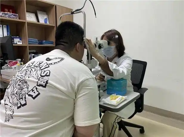 每个人的眼部状况都是独特的,因此并非所有近视患者都适合接受手术.