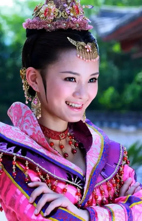 薛平贵与王宝钏之王银钏重生