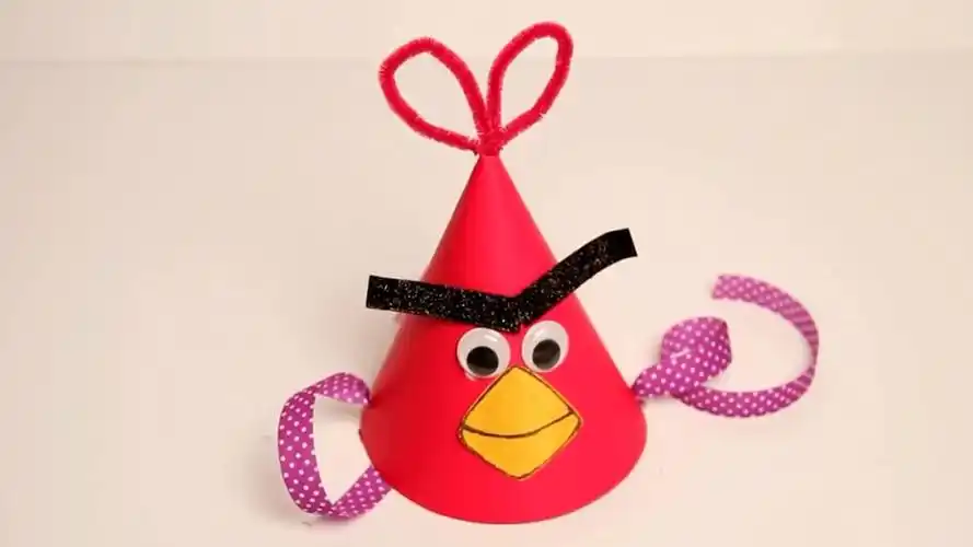 亲子益智手工简单扭扭棒和卡纸就可以给孩子做一顶愤怒小鸟帽子