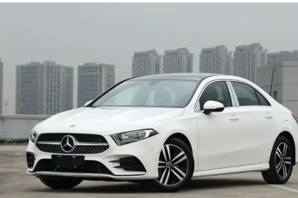 女士奔驰30万左右的有哪些