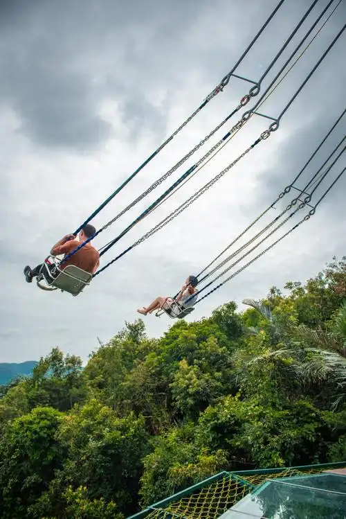 究竟是什么魔力让人排队受虐尖叫打卡呀诺达悬崖秋千