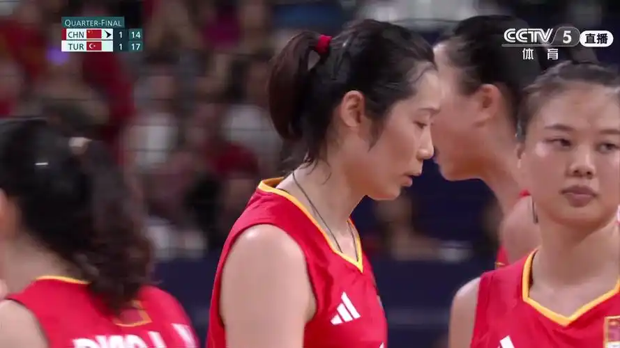 朱婷扣球高度2米97杀斜线得分 袁心玥关键拦网得分