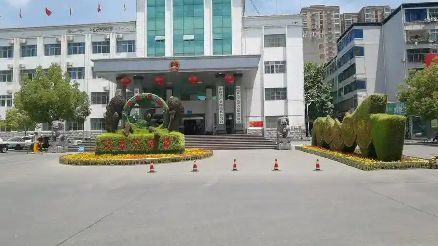 湖北最早解放的县至今已经70多年,郧西县政府大楼成了网红打卡点