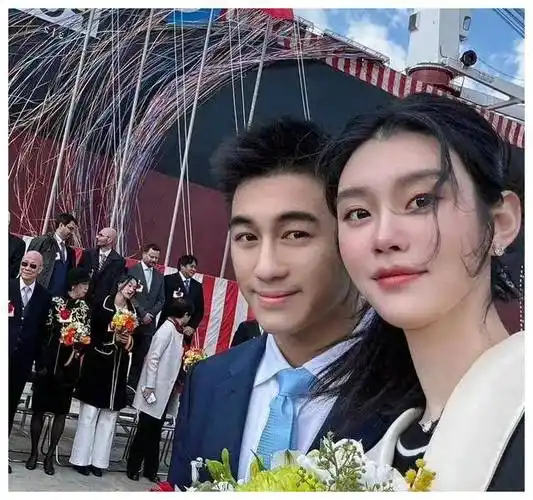 原创何猷君甜蜜求婚奚梦瑶张杰夸赞谢娜揩油男歌手惹争议