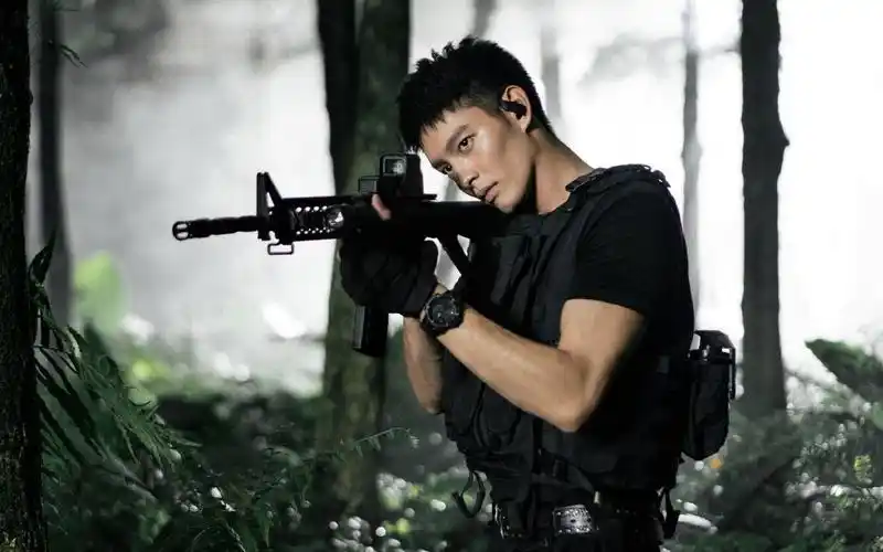 【他在逆光中告白】【厉腾】【曹佑宁】(e09-e16 完结 高清1080)