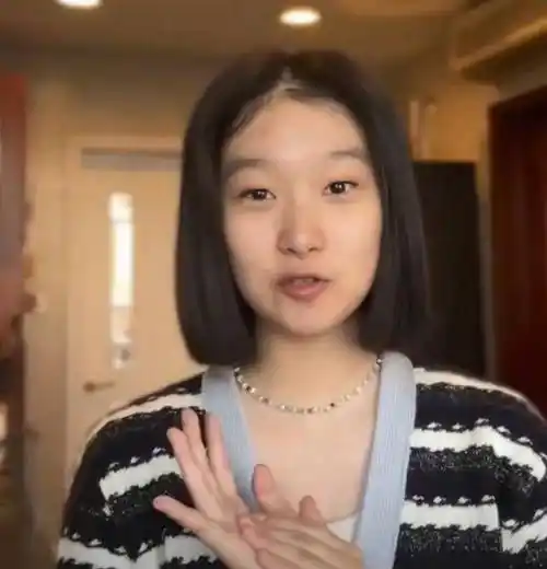 马伊琍的15岁大女儿,发型太过成熟且长得像爸爸,撞脸警花专业户_生活